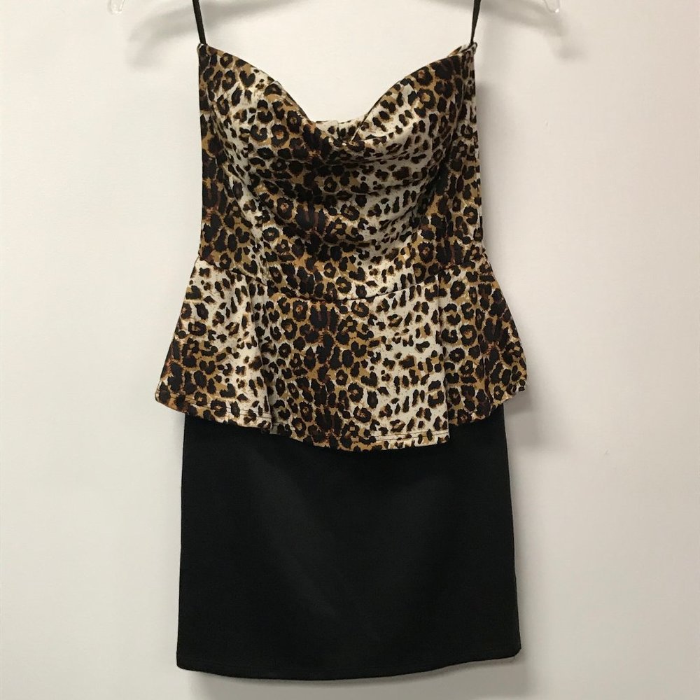 NWOT VB Envied Off the Shoulder Animal Print Dress